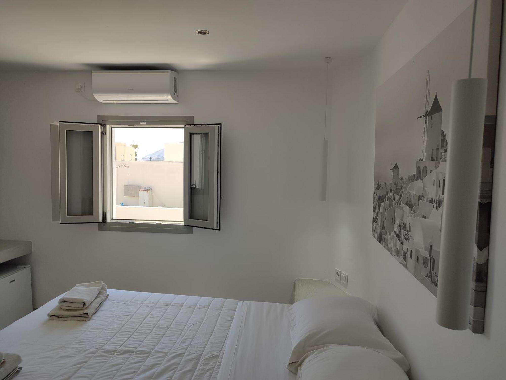 Central Santorini Serenity Rooms Φηρά Εξωτερικό φωτογραφία